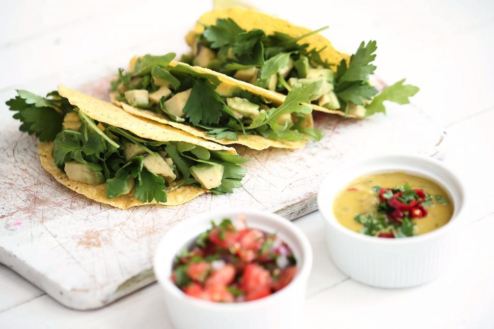 Free Image of Fresh vegetarian tacos 