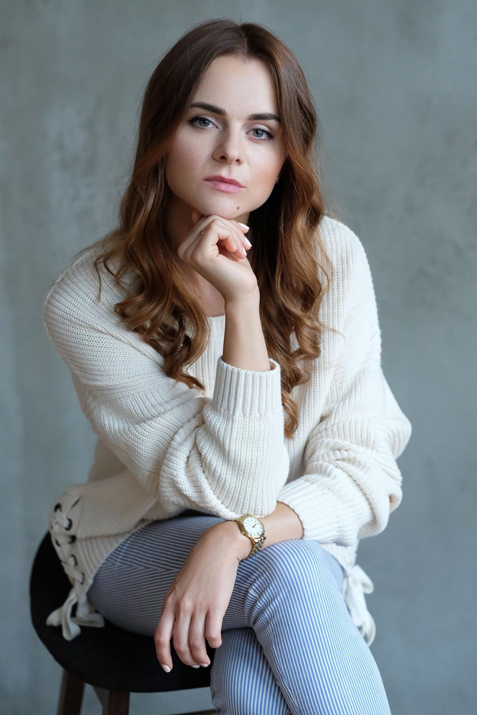 Free Image of Woman looks serious 