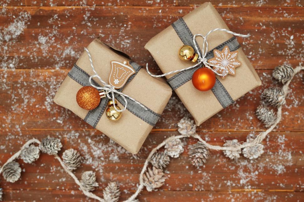 Free Image of Christmas gifts 