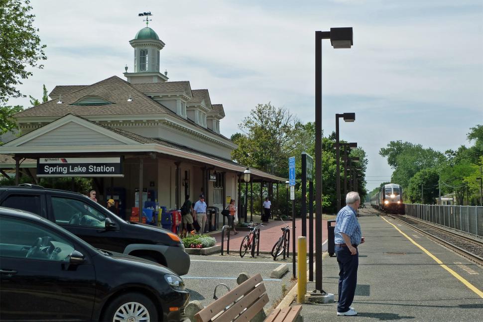 Free Image of Spring Lake Train Station 