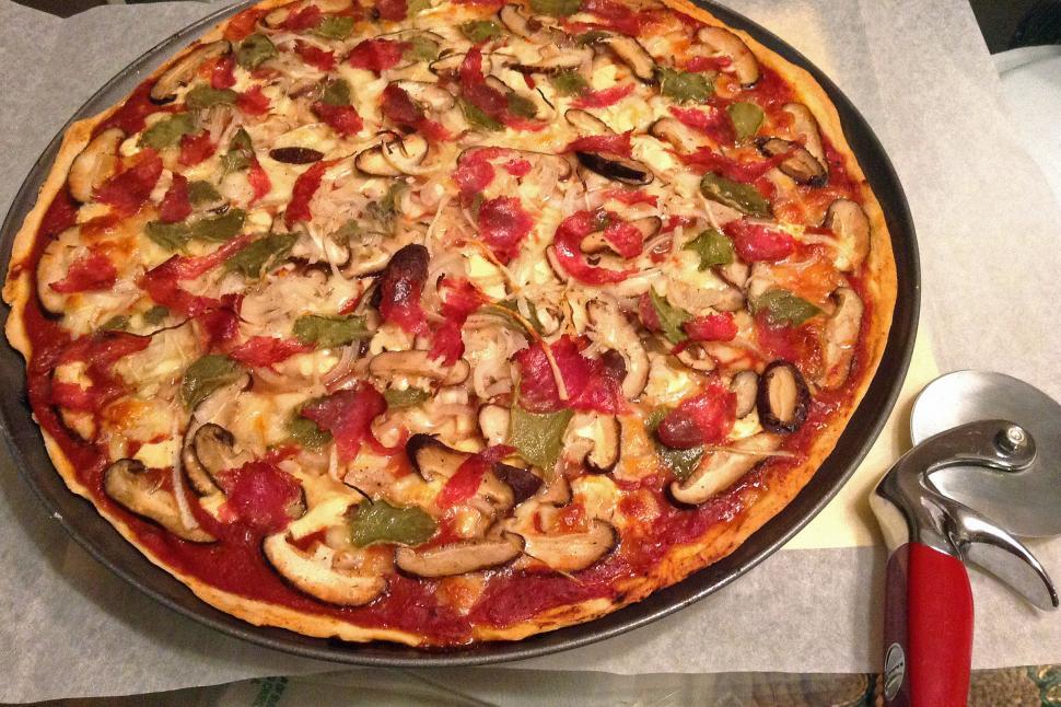 Free Image of Whole Pizza Pie 