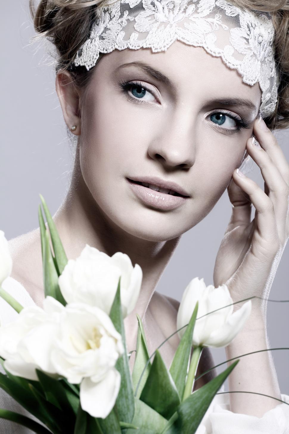 Free Image of Woman with tulips 