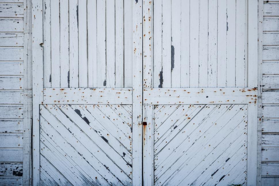 Free Image of Wooden double doors 