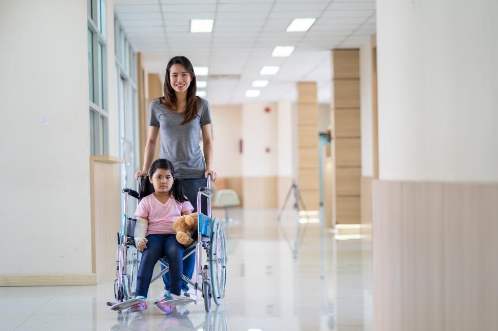 Free Image of Mother and child in the hospital  