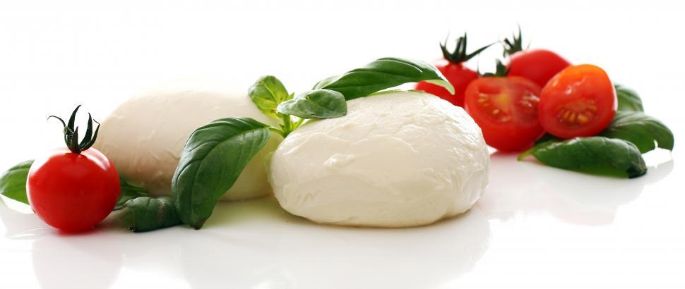 Free Image of Tomatoes, basil and mozzarella 