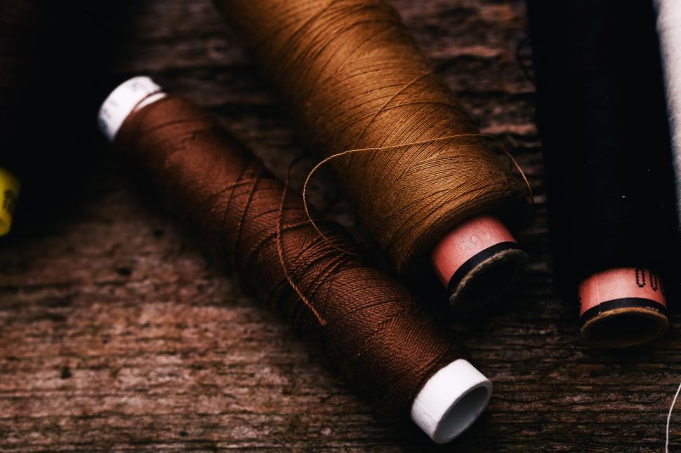 Free Image of Dark Sewing Thread 