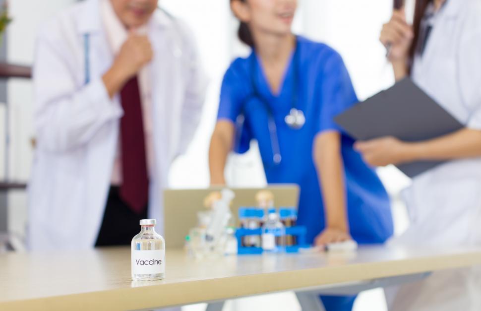 Free Image of Example of a vaccine bottle 