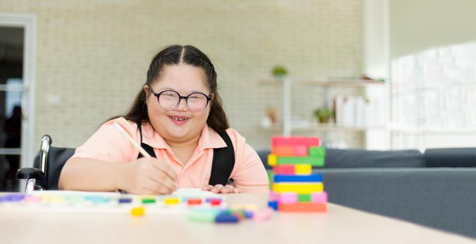 Free Image of Autistic girl with skill practice at home. 