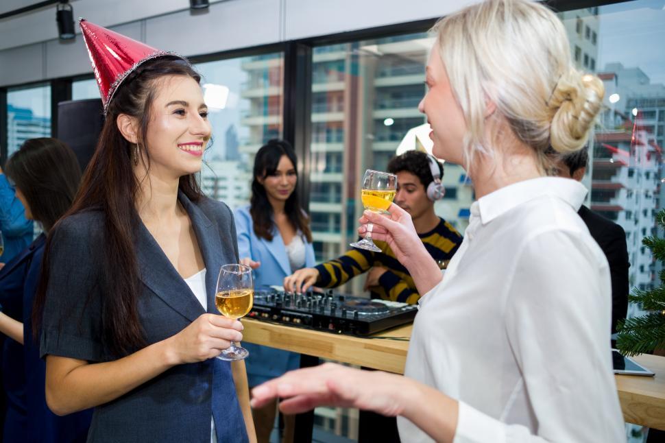 Free Image of Office party 