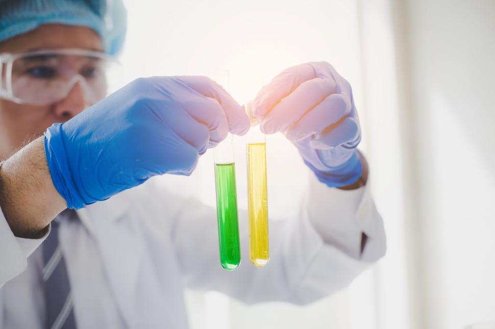 Free Image of Scientists working with chemicals 