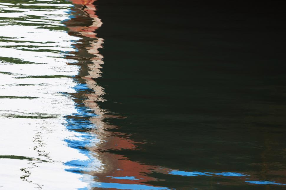 Free Image of Ship reflection 