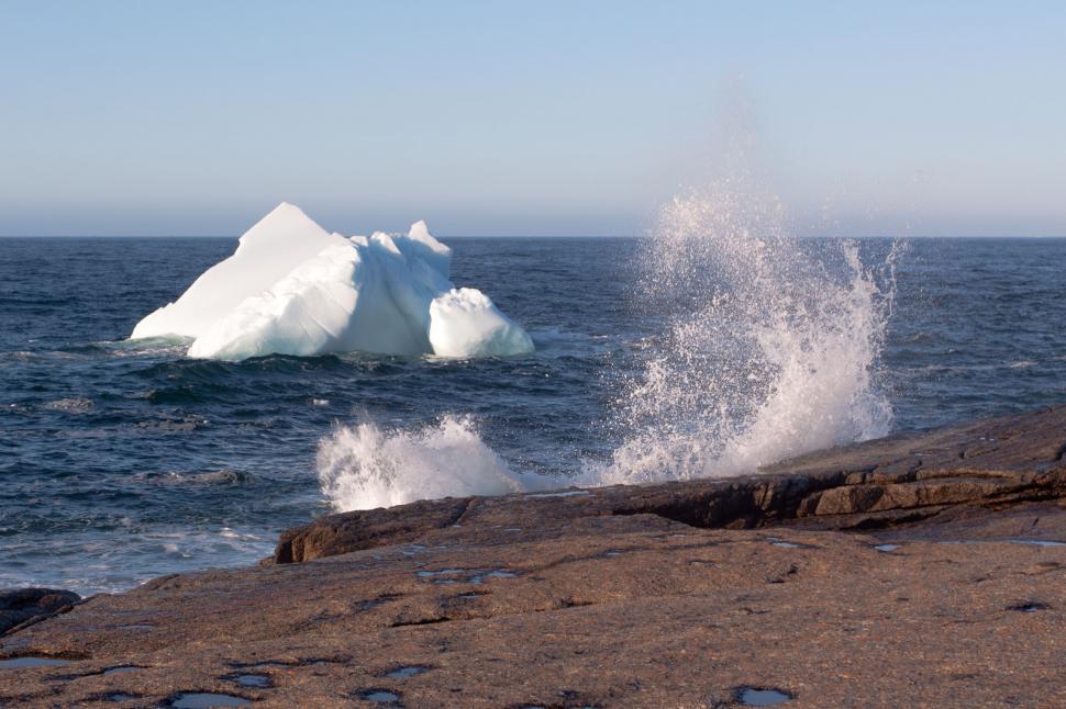 Free Image of Coastal iceberg 