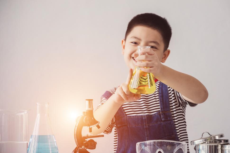 Free Image of Student interested in chemistry - STEM 