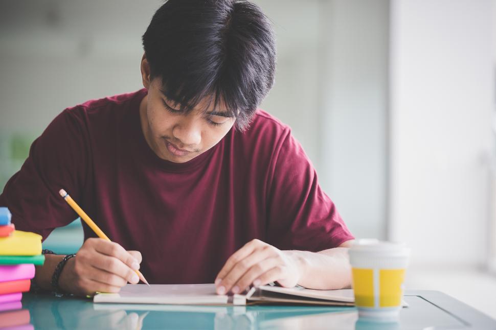 Free Image of Students at university prepare for exams 