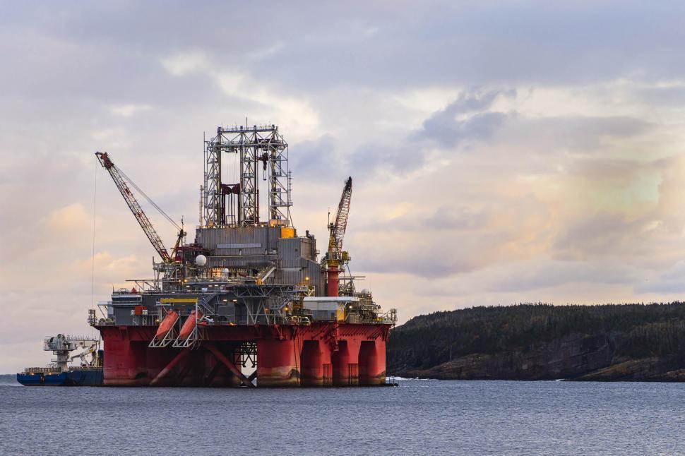 Free Image of Drill rig 
