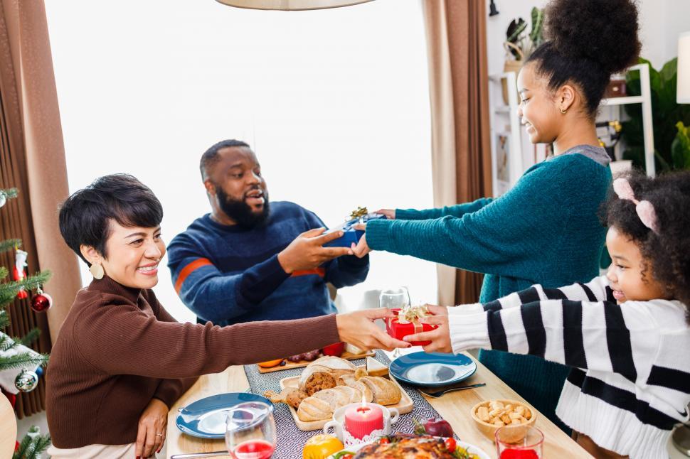 Free Image of Family together with a gifts on Christmas 