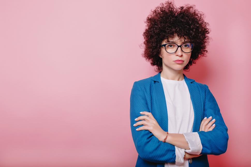 Free Image of Modern woman dressed jacket and glasses 
