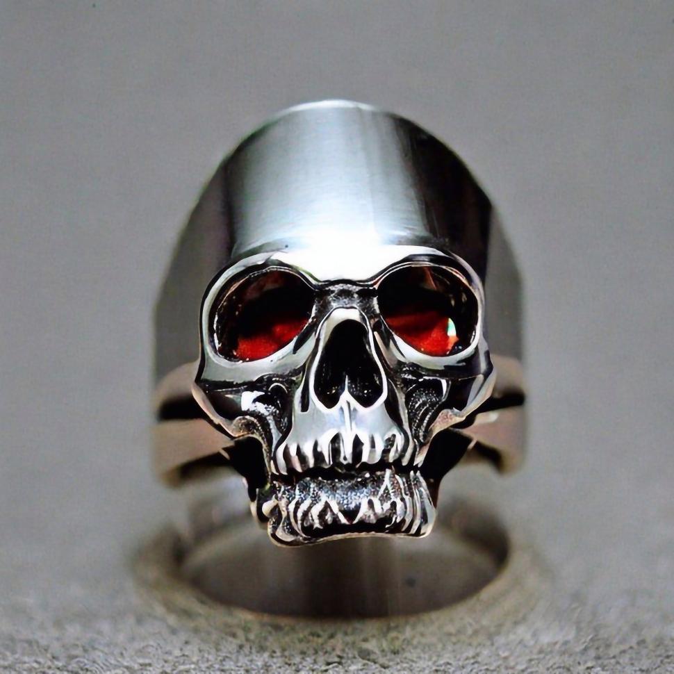 Free Image of Metal ring human skull head 