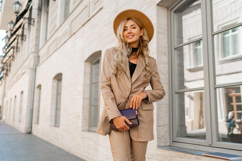 Free Image of Stylish attractive woman in the street 