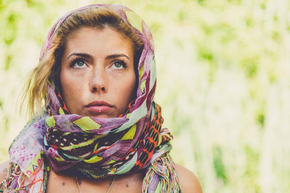 Free Image of a young blonde boho model in nature 