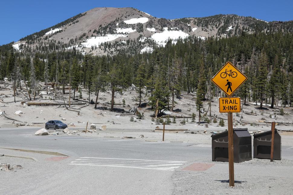 Free Image of Parking Lot at a recreational area in the Sierra Nevada Mountains 
