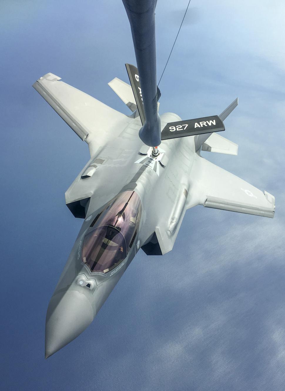 Free Image of F-35 fighter jet aerially refueling  