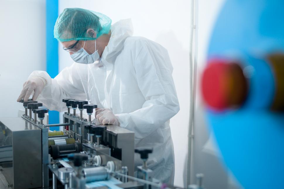 Free Image of Surgical mask automated factory production line 