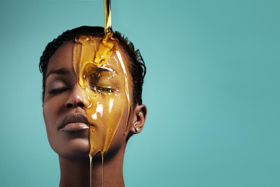 Free Image of honey mask procedure 