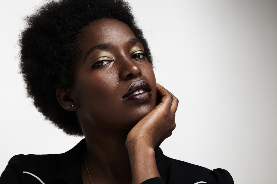 Free Image of beautiful black woman with evening makeup 