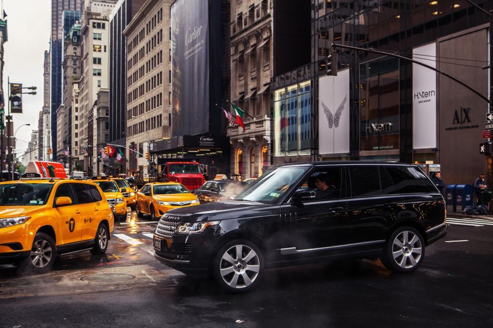 Free Image of 5th Avenue, NYC Free Stock Photo 