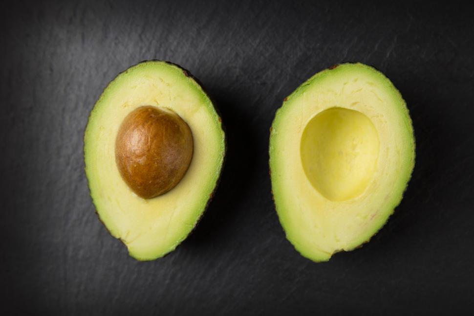 Free Image of Halved Avocados Free Stock Photo 