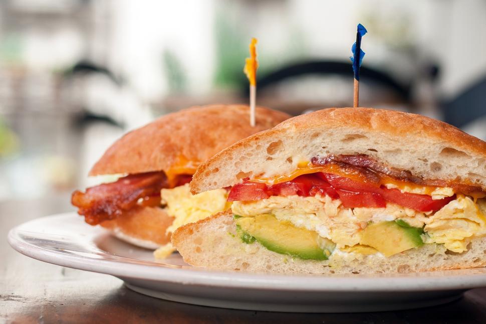 Free Image of A sandwich on a plate 