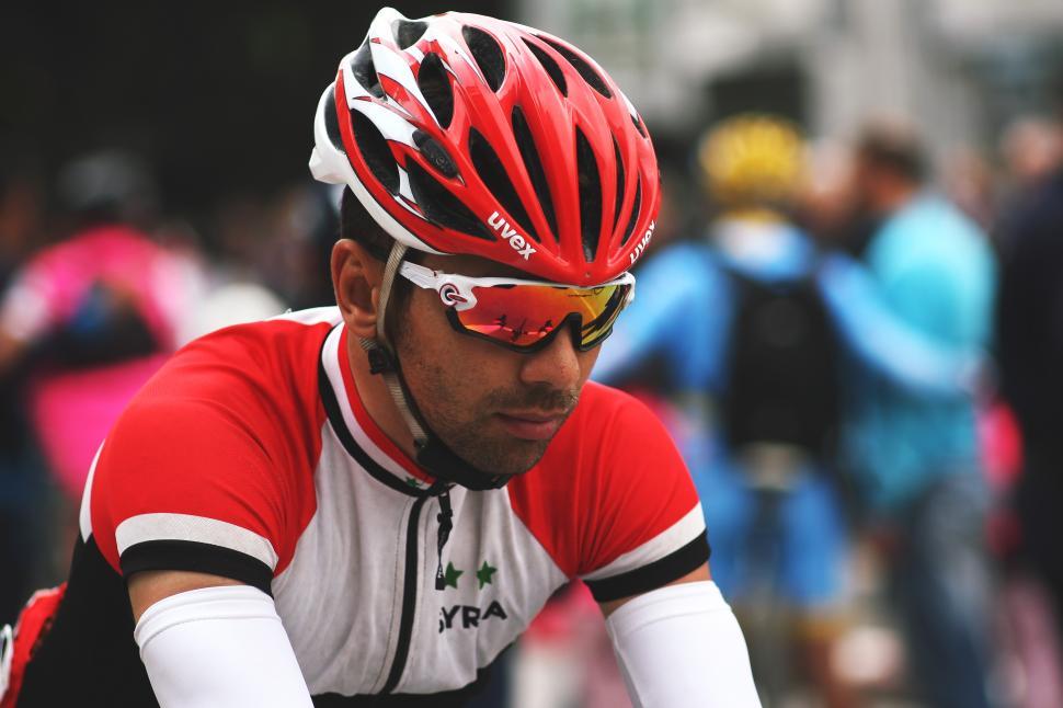 Free Image of A man wearing a helmet and sunglasses 