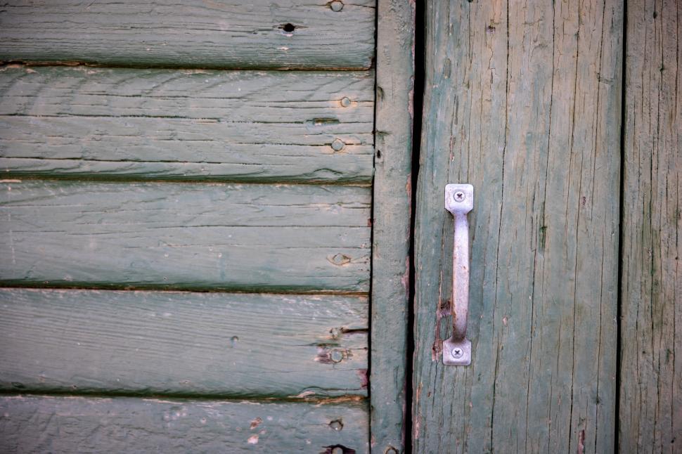 Free Image of A handle on a door 