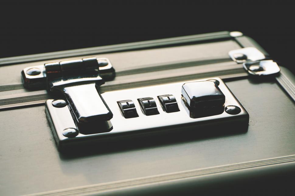 Free Image of A close up of a lock 