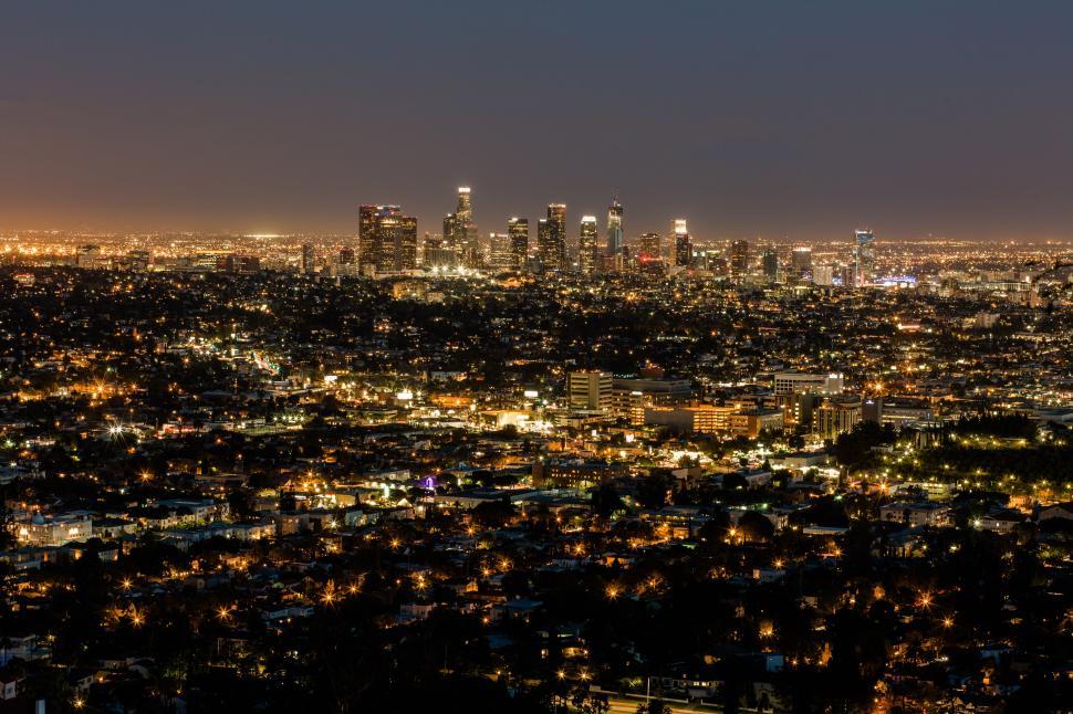 Free Image of A city at night with lights 