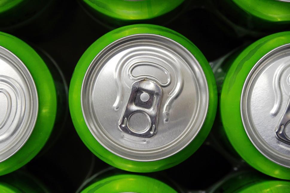 Free Image of A group of green cans 