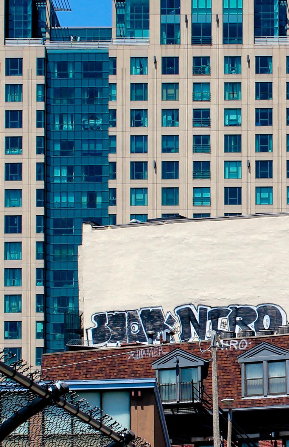Free Image of City Building Graffiti Free Stock Photo 
