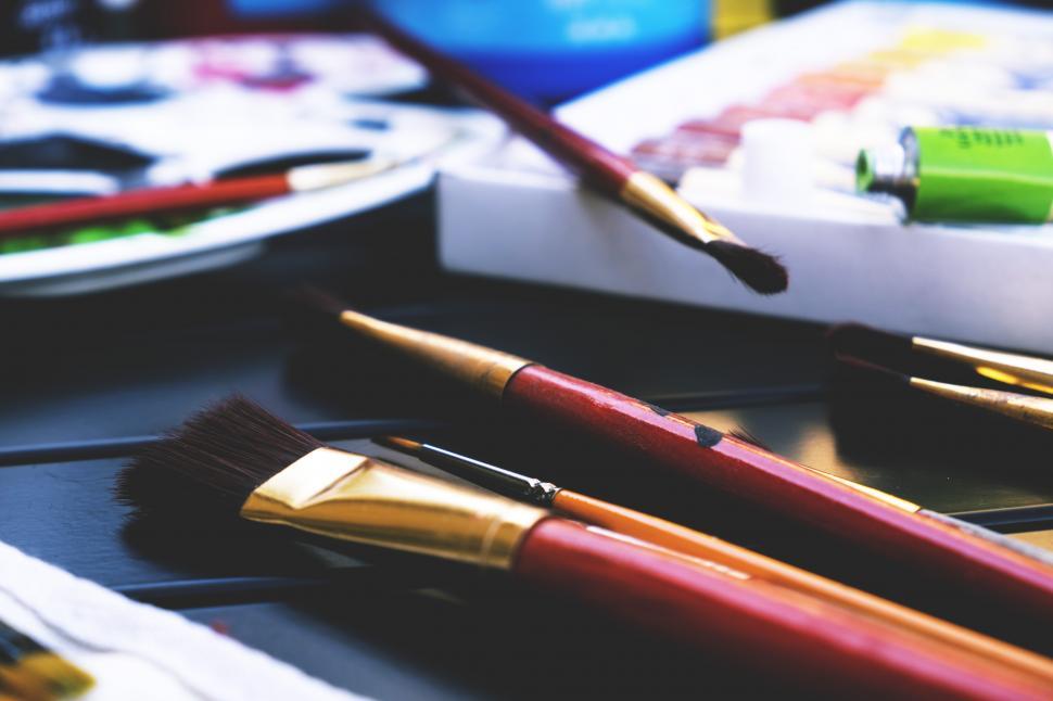 Free Image of A close up of paint brushes 