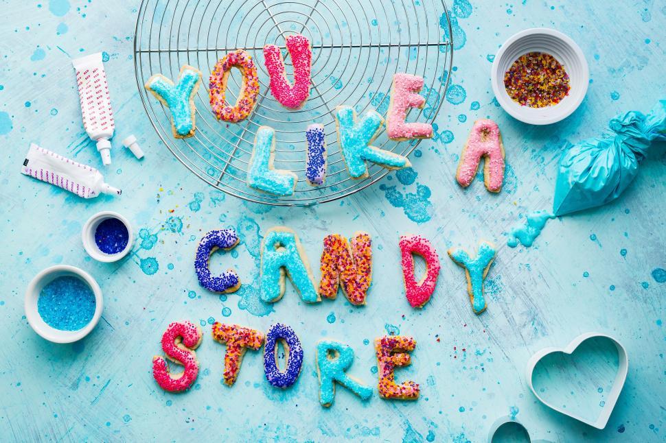 Free Image of A cookie with sprinkles on it 
