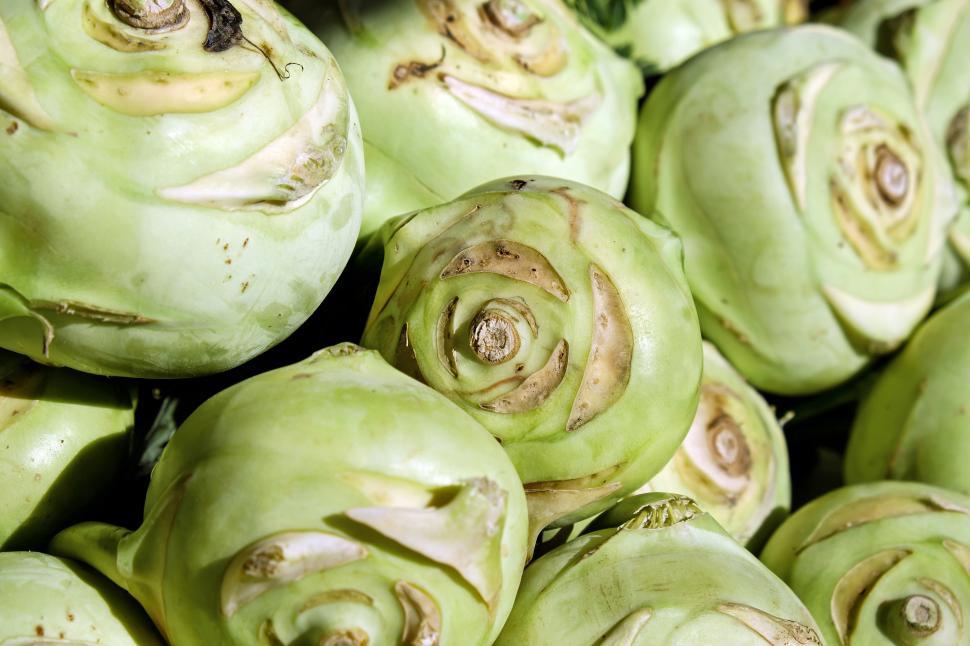 Free Image of A group of green vegetables 