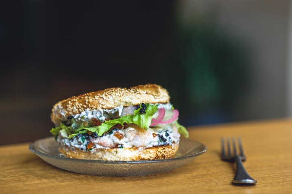 Free Image of A sandwich on a plate 