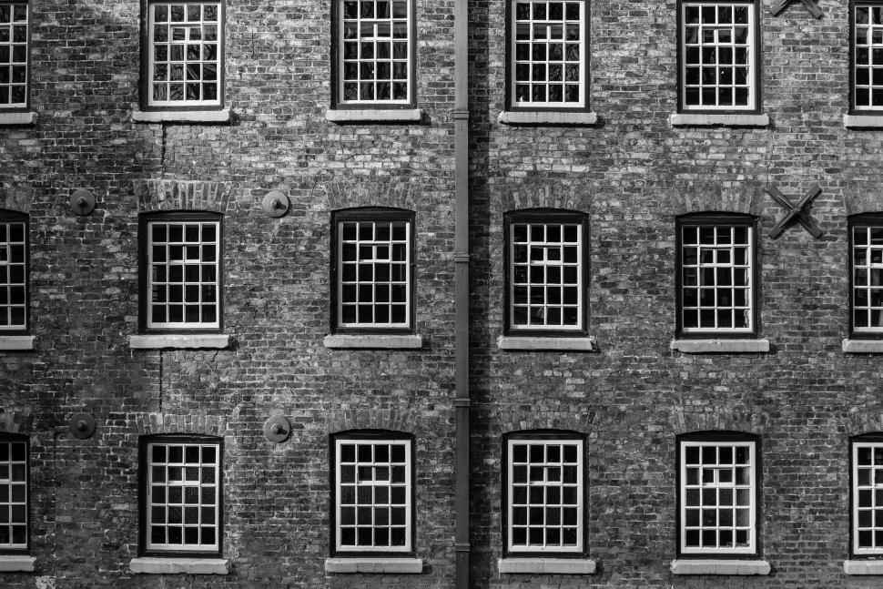 Free Image of A building with many windows 