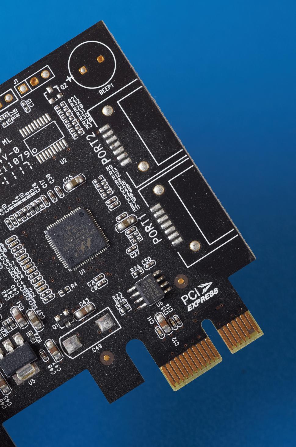 Free Image of A close up of a circuit board 