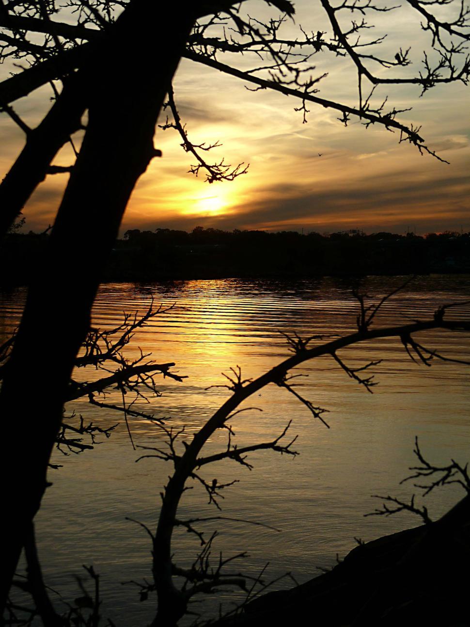 Free Image of  Bayside Settings 