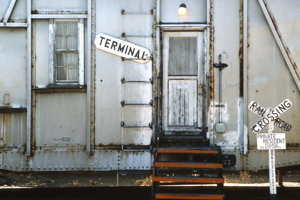 Free Image of Train office door - terminal  