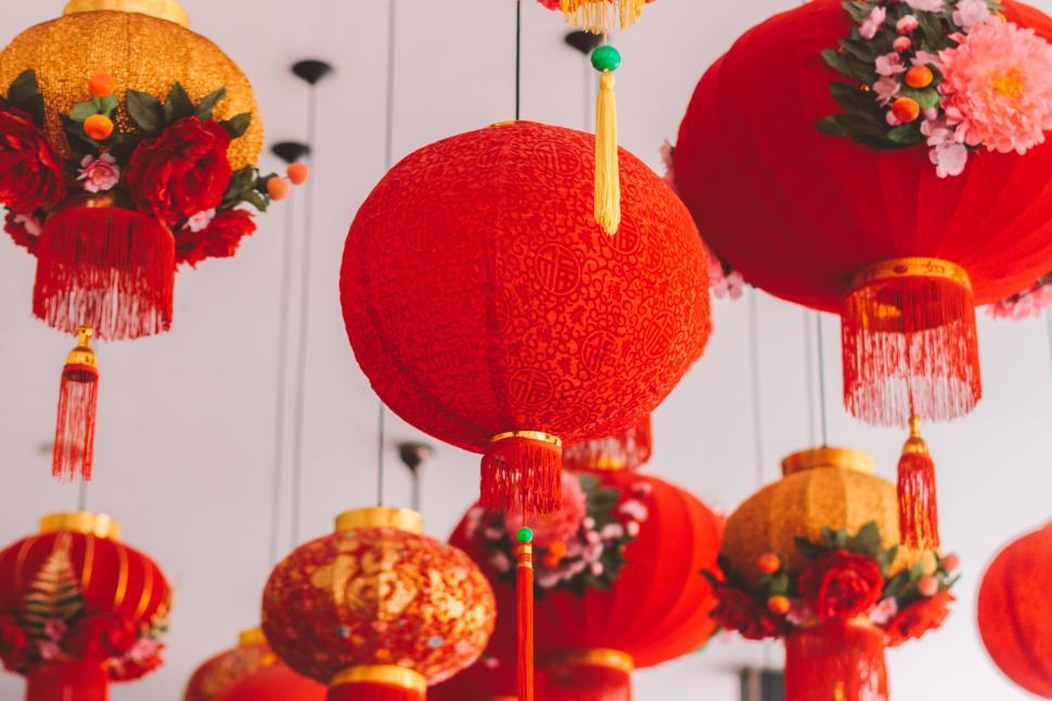 Free Image of A group of red lanterns 