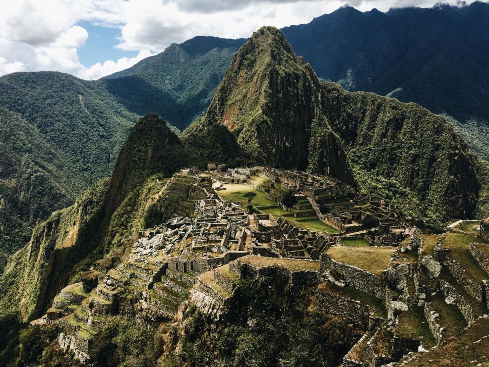 Free Image of A stone ruins on machu picchu 