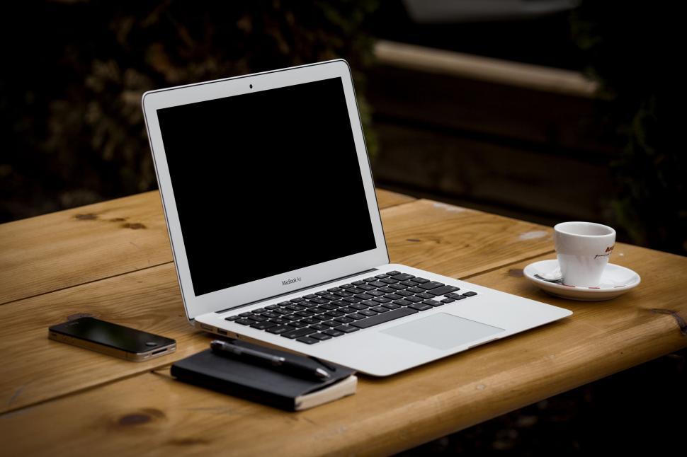 Free Image of A laptop on a table 