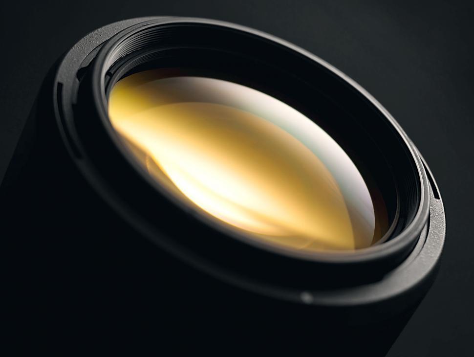 Free Image of A close-up of a camera lens 